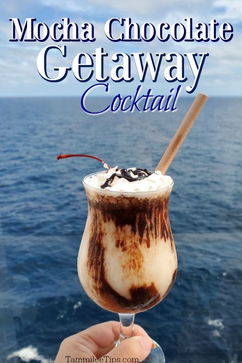 How to make the Carnival Cruise Mocha Chocolate Getaway Cocktail! This boozy chocolate shake tastes amazing and is easy to make. Carnival Cruise Copycat Recipes, Carnival Cocktails, Carnival Drinks, Carnival Cruise Recipes, Chocolate Alcoholic Drinks, Frozen Mixed Drinks, Chocolate Cocktail Recipes, Cruise Drinks, Straight Bobs