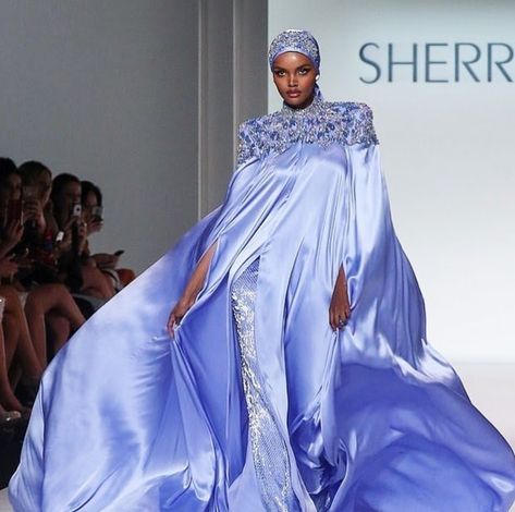 Halima Aden for Sherri Hill Kaftan Ideas, Hijab Runway, Halima Aden, Hijab Queen, Hijab Wear, Fashion Design Patterns, Naija Fashion, Model Lifestyle, Spring Couture