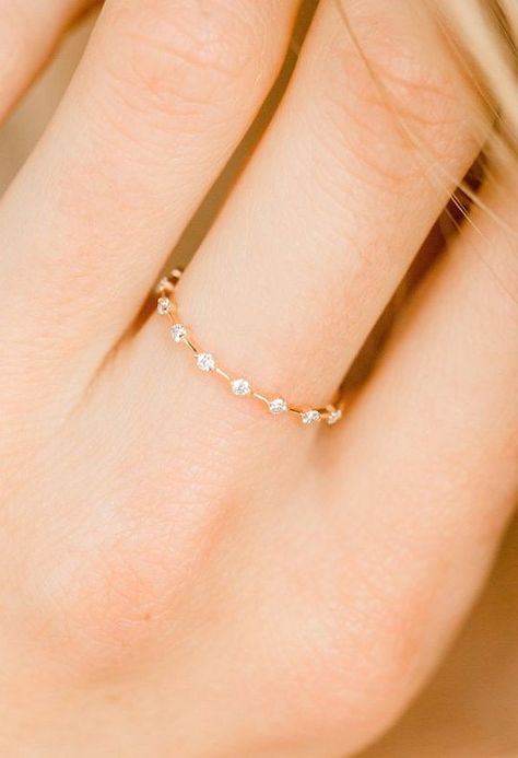 Diamond Distance Band, Simple Ring Design, Gold Diamond Wedding Band, Gold Ring Designs, Sapphire Engagement Ring Blue, Fashion Ring, Girly Jewelry, Rings Simple, Rose Gold Engagement Ring