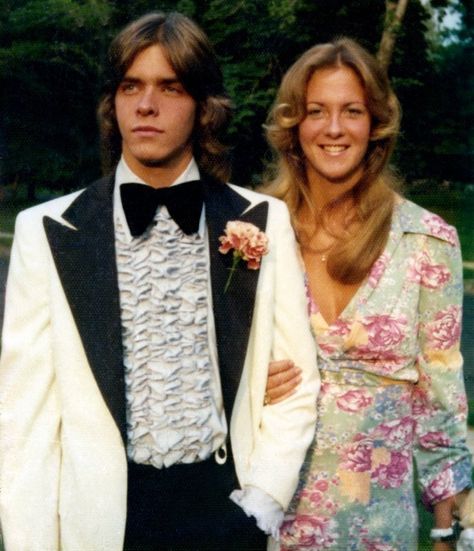 ! 80s Prom Men, 70s Prom, Weird Haircuts, Funny Prom, Prom Tux, Prom Men, Mens Formalwear, 1960s Wedding, 90s Prom