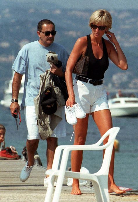 Mohamed Fayed says his son Dodi and ... Diana Dodi, Princess Diana And Dodi, Dodi Al Fayed, Dodi Fayed, Princess Diana Fashion, Princess Diana Family, Princess Diana Photos, Diana Fashion, Princes Diana