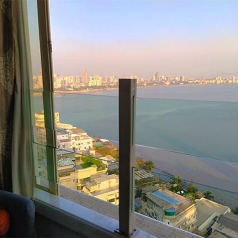 A wonderful sea facing Duplex Penthouse including a large private terrace is available for sale in Mumbai with Gupta & Sen Real Estate Consultants. Sea Facing Apartment, Penthouse Apartment Mumbai, Sea Facing Apartment Mumbai, Sea Facing House, Beach Side House, House In Mumbai, South Mumbai, Duplex Penthouse, High Rise Apartments