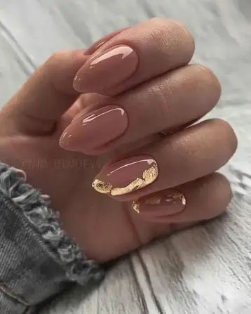 Embracing Elegance: Nude Nails Spring 2024 Simple Floral Nail Art, Very Short Nails, Hottest Nail Trends, Short Round Nails, Short Oval Nails, Spring Nail Trends, Nude Nail Designs, Floral Nail, Short Square Nails