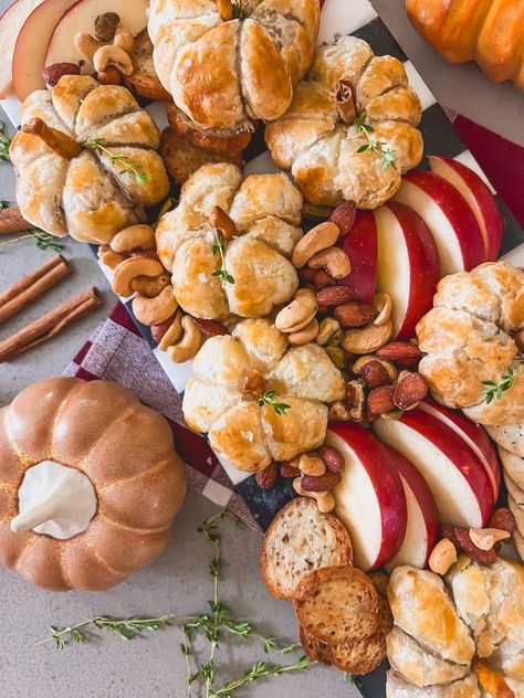 These adorable Mini Brie Pumpkins are bursting with creamy Brie cheese, making them a savory delight for your fall gatherings. Brie Cheese Pumpkin, Mini Pumpkin Brie Bites, Baked Brie Pumpkin Shape, Fall Wine And Cheese Party Ideas, Fall Small Bites, Mini Brie Pumpkins, Pumpkin Themed Charcuterie Board, Fall Brie Appetizer, Baked Brie Pumpkin