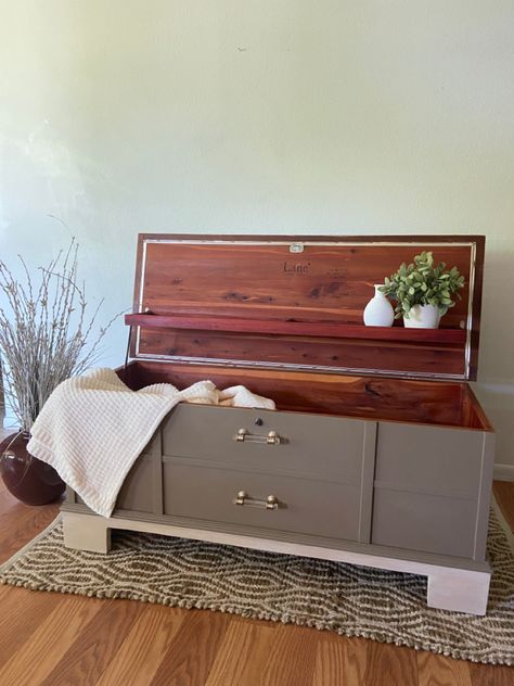 Hope Chest Makeover, Dresser Remodel, Chest Makeover, 1950s Decor, Fixer Upper Decor, Mudroom Storage Bench, Chic Home Design, Mud Room Storage, Dresser Makeover