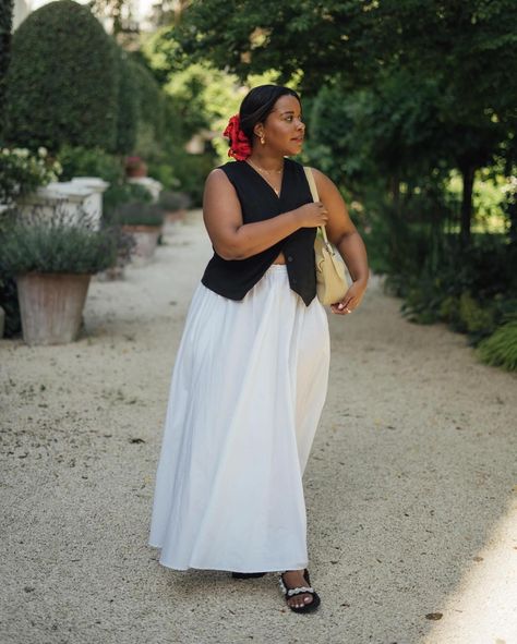 This summer is all about breezy white maxi skirts. The staple bottom is easy to throw on over a bathing suit for a beach day, and looks ultra-chic paired with a vest top or tank. Scroll through for some of our favorite ways to wear white maxis this season. 📷: @francescasaffari, @ingridedvinsen, @nnennaechem, @dannaed_, @dana_zkt, @styleidealist, @theindiaedit Tank Top Maxi Skirt, Styling A White Skirt, White Maxi Skirt Outfit Summer, Vest And Skirt Outfit, Beach Casual Outfit, White Skirt Outfit Summer, Portugal Outfits, White Maxi Skirt Outfit, Portugal Fits