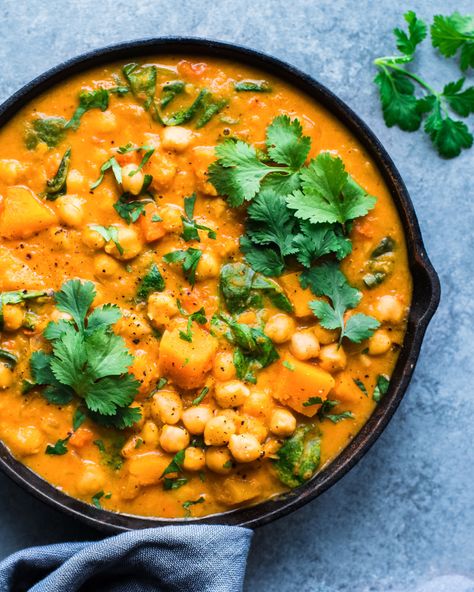 Thai Butternut Squash Chickpea Curry — Rainbow Plant Life Rainbow Plant Life, Butternut Recipes, Butternut Squash Curry, Spaghetti Squash Recipes, Butternut Squash Recipes, Chickpea Curry, Recipes Crockpot, Squash Recipes, Idee Pasto Sano