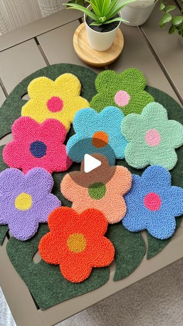 Wholesale Punch needle coasters | punch needle Pillow on Instagram: "🌸🌺🌼I prepared colorful flowers🌸🌺🌼 for the upcoming Mother’s Day  colorful flower coasters will be on sale this evening. You can send a DM for different color combinations.📩📩📩 . . . #punchneedle #punchneedlecoaster #tuftedcoaster #tuftedmugrug #punchmugrug #mugrug #mothersday #happymothersday #mothersdaycoaster #mothersdaygift #asmr #daisycoaster #daisymugrug #daisyglasscan #customglassware #flowercoaster #pinkdaisy #retrodaisy #colorfulflowers" Punch Needle Flowers, Punch Needle Flower, Punch Needle Coasters, Tufting Ideas, Punch Needle Pillow, Different Color Combinations, Custom Glassware, Flower Coasters, Flower Template