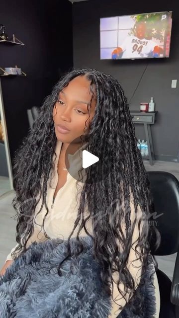 Sydney M on Instagram: "Jah Locs 2.0 🇯🇲🖤  This style Lasts 2-4months.  Hair is included. SUPER LIGHTWEIGHT/FLEXIBLE and very natural 😍   *I don’t own the rights to this song* ————————————————————————————— #fauxlocs #goddesslocs #fauxlocsmd #goddesslocsmd #fauxlocsdc #goddesslocsdc #goddesslocsmaryland #fauxlocsmaryland #distressedlocs #coolielocs #boholocsmd #boholocsdc #boholocsdmv #distressedlocsmd #distressedlocsdmv #coolielocs #goddesslocsla #fauxlocsla #distressedlocsla #goddesslocscali" Jah Locs With Curls, Messy Boho Locs, Jah Locs Hairstyles, Messy Faux Locs, Waterfall Locs, Jah Locs, Distressed Locs, Boho Locs, Thigh Tattoos