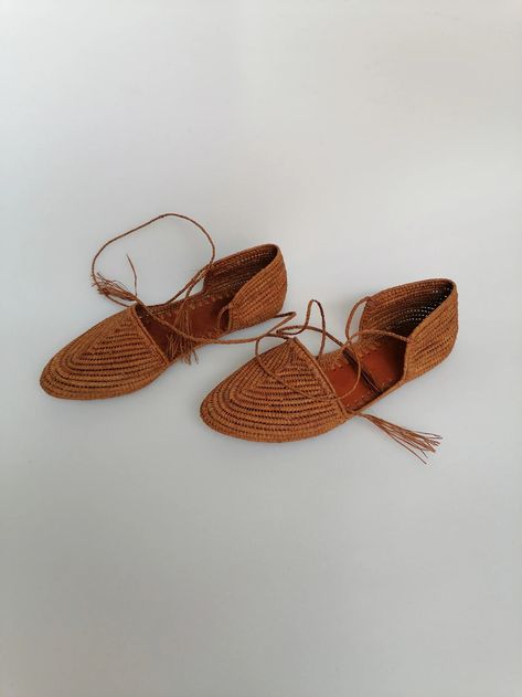 Natural Raffia Sandals, Raffia Shoes for Women, Handmade Raffia Mules, Summer Sandals, Gift for Her, Moroccan Raffia - Etsy Raffia Mules, Raffia Shoes, Raffia Palm, Raffia Sandals, I Believe In Pink, Summer Sandals, Hand In Hand, Brown Sandals, Palm Leaves