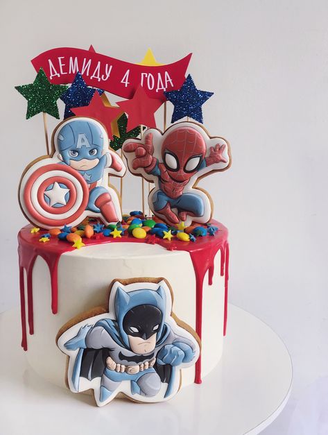 Avengers Cake Simple, Superheroes Birthday Cake, Diy Superhero Cake, Spidy Cake Birthday Boys, Avengers Birthday Cake, Avengers Birthday Party Decorations, Cake For Boy, Super Hero Cake, Superhero Cookies