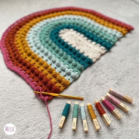 Melu Crochet: Granny Bobblina Rainbow Blanket – Melu Crochet Rainbow Crochet Blanket Pattern, Multi Color Crochet, Crochet Hobby, Boho Baby Blankets, Crochet Blanket Rainbow, Bobble Crochet, Happy Rainbow, Rainbow Blanket, Crafting Inspiration