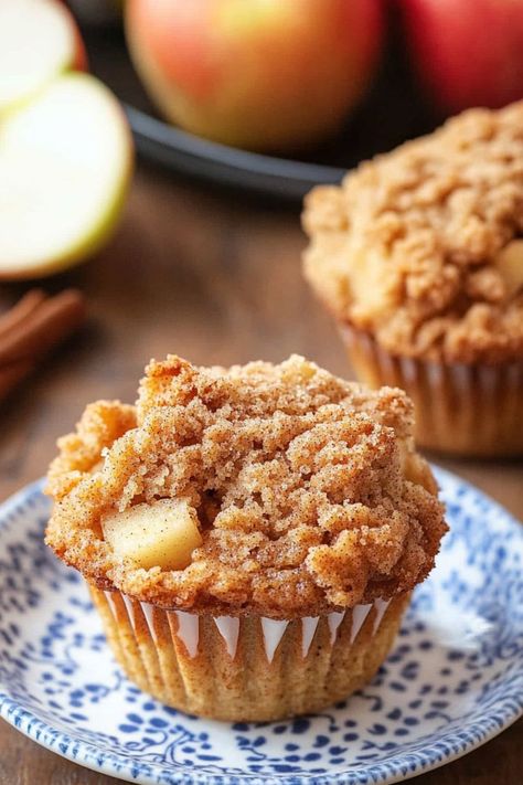 Apple Cinnamon Muffins Apple Yogurt Muffins, Apple Cinnamon Mini Muffins, Apple Muffin Recipe, Apple Muffins Healthy, Apple Food, Toddler Muffins, Apple Muffin Recipes, Yogurt Muffins, Apple Cinnamon Muffins