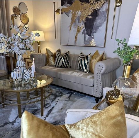 White And Gold Living Room, Gold Living Room Decor, Girl Apartment Decor, Glam Living Room Decor, Black Living Room Decor, Gold Living, Classy Living Room, Luxury Living Room Decor, Blue Living Room Decor