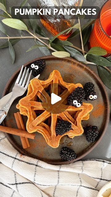 Jessie Jane Daye on Instagram: "Pumpkin Pancakes 🕸️ Serve hot with blackberry spiders and  syrup 🥞 Comment “pancakes” for full recipe and tutorial sent to your dm!  https://www.jessiedaye.com/all-recipes/2024/9/14/spider-web-pumpkin-pancakes  #halloween #brunch #pancakes #fallrecipes" Spider Web Pancakes, Spiderweb Pancakes, Halloween Pancakes, Halloween Brunch, Brunch Pancakes, Fiesta Halloween, Pumpkin Pancakes, Halloween Dinner, Party Foods