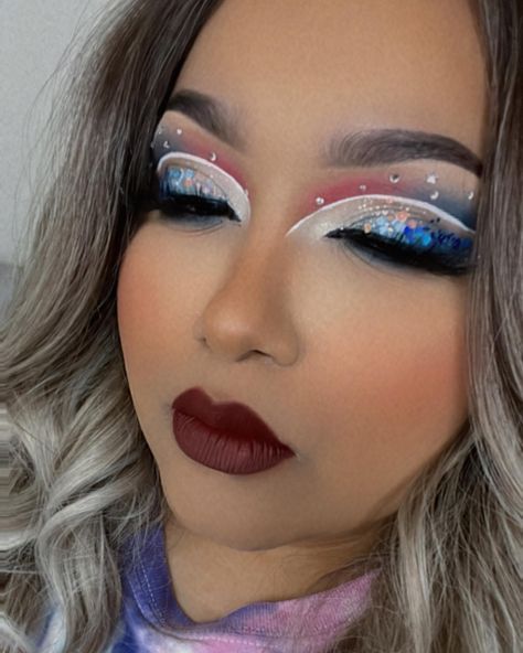 4 Th Of July Makeup, 4th Of July Makeup Eyeshadow, Fourth Of July Makeup Ideas, 4th Of July Makeup Looks, Fourth Of July Makeup, Makeup Content, July Makeup, 4th Of July Makeup, Fourth Of July Nails