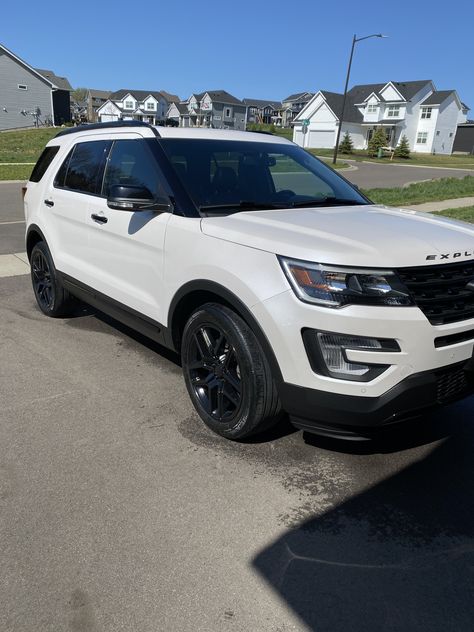 Blacked Out Ford Explorer, White Tahoe With Black Rims, White Ford Explorer, Ford Explorer White, White Gmc Yukon Denali With Black Rims, White Chevy Tahoe With Black Rims, Ford Explorer Sport, Explorer Sport, Black Rims