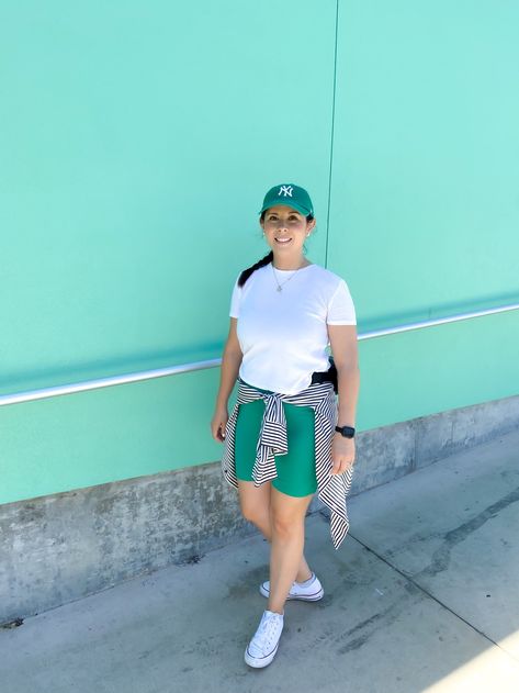 Seaworld Outfit Ideas Summer, What To Wear To Sea World Outfit, Lego Land Outfit Ideas, Sea World Outfit Ideas, What To Wear To The Zoo Outfits Summer, Seaworld Outfit Ideas, Seaworld Outfit, San Diego Zoo Outfit, Sea World Outfit