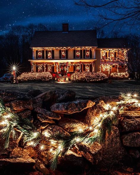 Kiel James Patrick (@kjp) • Instagram photos and videos New England House, New England Christmas, England Houses, Kiel James Patrick, Classy Girls Wear Pearls, Christmas Light Displays, James Patrick, Cottage Christmas, New England Homes