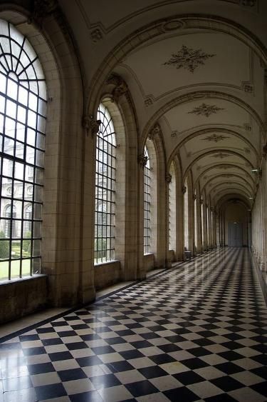 I am always on the search to find you all the best places to visit! Here is abadía de Saint-Vaast, in france! Looks so pretty I love the arches! Hawthorne House, Castle Aesthetic, Academia Aesthetic, Beautiful Architecture, Pretty Places, Versailles, My Dream Home, Future House, Art And Architecture