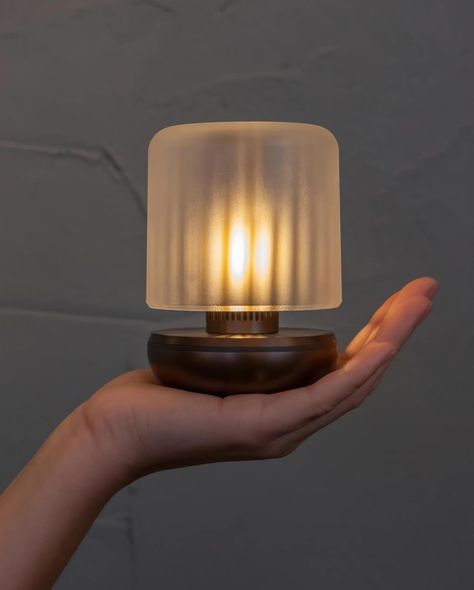 Design Lamp, Cordless Lamps, Flickering Lights, Tea Candles, Bedroom Inspo, Tealight, Cozy Bedroom, Firefly, Lamp Design