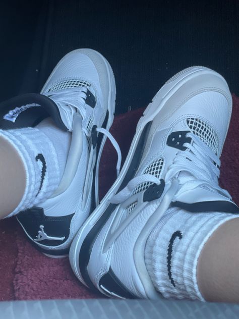 Trendy Shoes Sneakers, Nike Shoes Girls, Jordan Shoes Retro, All Nike Shoes, High Heel Sneakers, Hype Shoes, Shoe Inspo, Cute Nikes, Swag Shoes