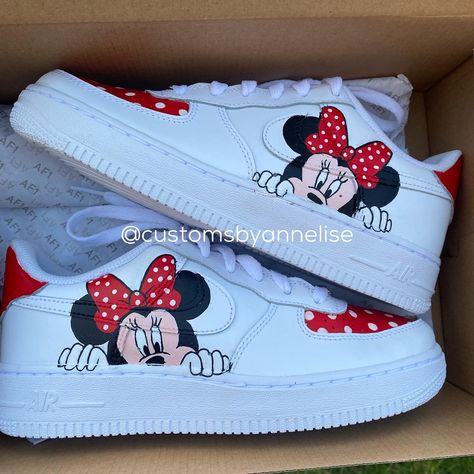 Disney Painted Shoes, Sneakers Air Force, Minnie Mouse Shoes, Custom Sneakers Diy, Custom Painted Shoes, Custom Kicks, Disney Shoes, Air Force 1 Custom, Nike Air Shoes