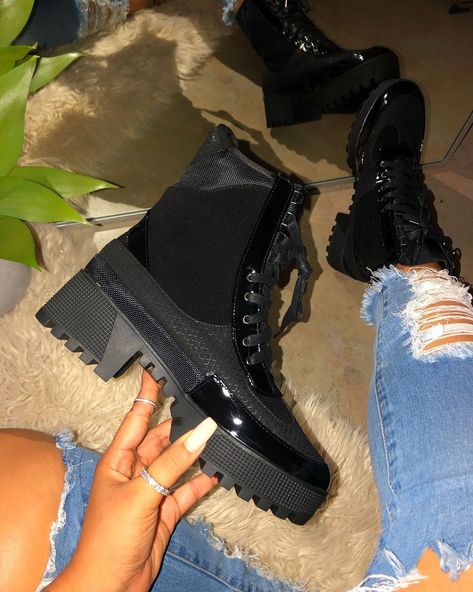 New Arrival 😻🔥 Lara Combat Boot in black || Available for purchase online at www.shopheronline.com Black Combat Boots Outfit, Combat Boot Outfit, Clothes Reference, Lug Sole Boots, Women Heels, Trendy Sandals, Black Combat Boots, Lace Up Combat Boots, Frye Boots