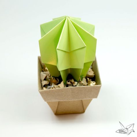 Origami Cactus Tutorial #origami #cacti #cactus #origamicactus #pot #origamipot #origamibox #diy #kawaii #cute #paper #papercraft #paperkawaii #paperfolding Origami Cactus Tutorial, Origami Cactus, Origami Plants, Origami Kutu, Paper Cactus, Tutorial Origami, Origami Ball, Origami Bookmark, Origami Bag