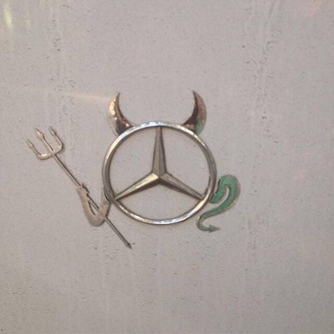 Smart Car Accessories, Girly Car Accessories, Car Deco, Mercedes Benz Logo, Car Mods, Pretty Cars, Car Interior Decor, Car Guys, Future Car