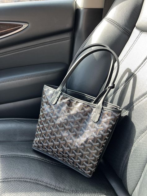 #goyard #luxury #handbag Goyard Mini Anjou, Goyard Purse, Goyard Tote, French Luxury Brands, Handbag Essentials, Goyard Bag, Girly Bags, S Monogram, Iconic Bags