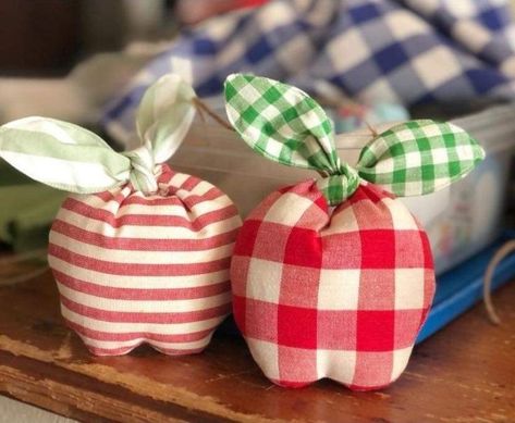 Deco Fruit, Aesthetic Easter, Easter Decorations Table, Diy Sewing Gifts, Easter Decorations For Church, Church Easter Decorations, Easter Decorations Ideas, Crafts Easter, Easter Decorations Kids