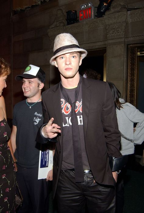 Justin Timberlake Outfit, Justin Timberlake Concert Outfit, Early 00s Fashion, Justin Timberlake 90s, Justin Timberlake Justified, Justin Timberlake Concert, 90s Fashion Overalls, Fashion Overalls, Concert Outfit Winter