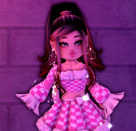 High Photoshoot, Royale High Outfits, Royals High, Hot Pink Outfit, Kawaii Outfits, Roblox Ideas, Royal Clothing, Aesthetic Roblox Royale High Outfits, Gorgeous Outfits