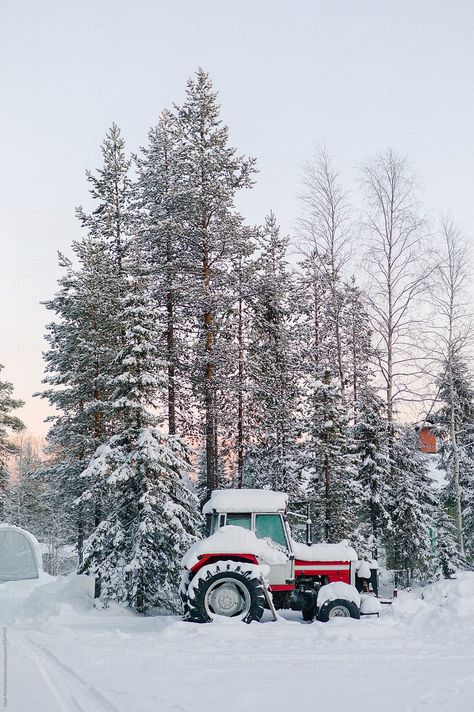 Snowy Farm, Farm Aesthetic, Texas Christmas, Red Tractor, Evergreen Trees, Us Images, Christmas Wallpaper, Screen Savers, Farm Life