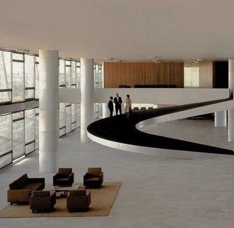 Oscar Niemeyer Architecture, Architecture Tools, Midcentury Architecture, Oscar Niemeyer, Glass Boxes, Architectural Digest, Architecture Details, Interior Spaces, Modern Architecture