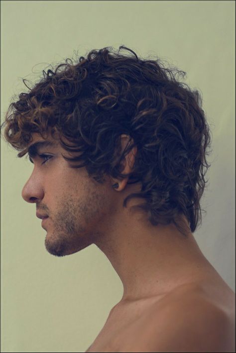 Winters Orbit, Evan Sabahnur, Medium Curly Hairstyles, Curly Hairstyles For Men, Long Curly Hair Men, Fancy Aesthetic, Mens Hairstyles Curly, Men's Curly Hairstyles, Male Haircuts Curly