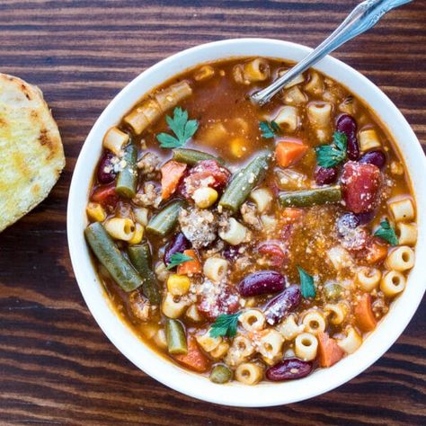 Pasta Fagioli Soup Olive Garden, Fagioli Soup Olive Garden, Soup Olive Garden, Tomato Side Dishes, Italian Seasoning Recipe, Olive Garden Pasta, Garden Pasta, Pasta Fagioli Soup, Pasta E Fagioli Soup