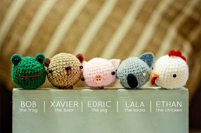 Amigurumi Easy, Beginning Crochet, Crochet Hack, Crochet Ball, Easy Crochet Animals, Beginner Crochet Tutorial, Popular Crafts, Crochet Animal, Crochet Bookmarks