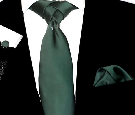 Black Tux With Green Tie, Black Suit With Green Tie, Black Suit Green Tie, Hunter Green Tie, Prom For Guys, Desktop Monitor, Wedding Tux, Black Suit Wedding, Tie Tie