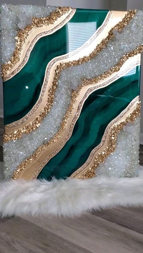 Geod Painting Wall Art, Resin Drip Art, Resin Art Design, Raisen Art Work, Resin Design Ideas, Resin Canvas Art, Canvas Resin Art, Green Resin Art, Diy Resin Wall Art