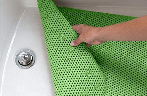 Diy Bath Mat, Kids Bath Mat, Shower Floor Mat, Life Hacks Cleaning, Baby Tub, White Bath Mat, House Repair, Clean Bathtub, Baking Soda Vinegar