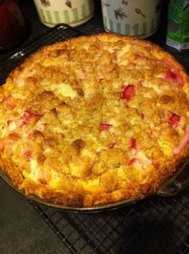 Rhubarb Sour Cream Pie Rhubarb Sour Cream Pie Recipe, Recipes For Rhubarb, Sour Cream Pie, Rhubarb Pie, Cream Pie Recipes, Rhubarb Recipes, Fruity Desserts, Sweet Pie, Seasonal Food