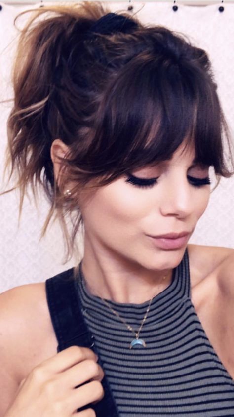 Haïr Style For Medium Hair With Bangs, Growing Out Bangs With Short Hair, Dark Hair Lob With Bangs, Fringe Hairstyles 2023, Hair Up Fringe, Thick Bangstyle Hair Medium, Modern Fringe Haircut, Medium Hair With Fringe Bangs, Boho Hairstyles With Bangs