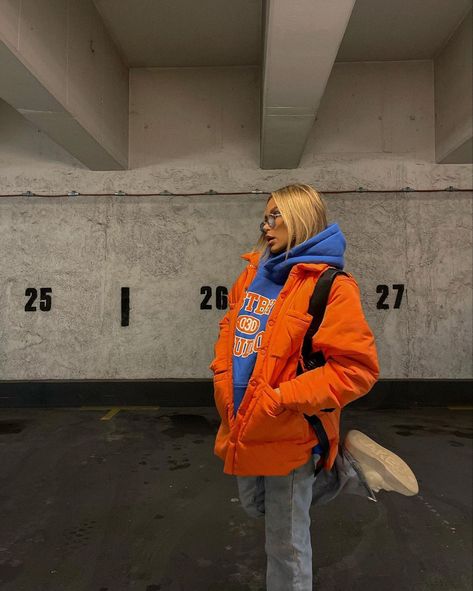 Orange Jacket Outfit Street Style, Orange Puffer Jacket Outfit, Fur Jacket Outfit, Orange Puffer Jacket, November Fashion, Puffer Jacket Outfit, Nyc Street Style, Orange Jacket, Jacket Outfit