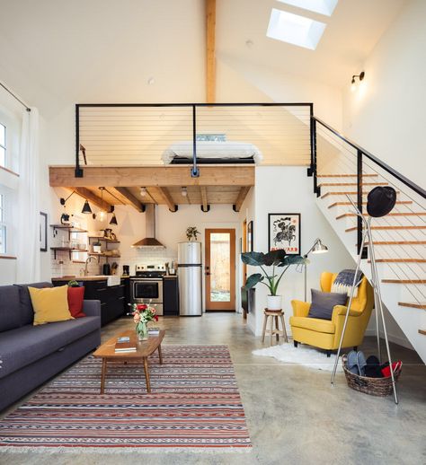 A new cottage takes the place of an old garage: Friends and AirBnB guests invited (photos) - oregonlive.com Portland Backyard, Garage Apartment Interior, Small Loft Apartments, Woods Cottage, Garage To Living Space, Core Fashion, Loft Interior Design, Loft Interior, Tiny House Loft