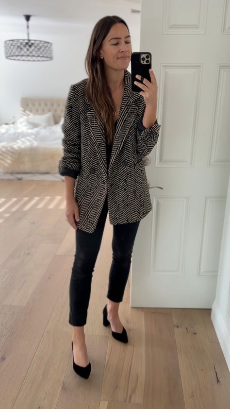 Shop Thanley Pointed Toe Pump and other curated products on LTK, the easiest way to shop everything from your favorite creators. Wool Blazer Outfit Women, Wool Blazer Outfit, Wardrobe Reset, Blazer Outfit Women, Office Jobs, Blazer Outfits For Women, Black Herringbone, Office Chic, Work Chic