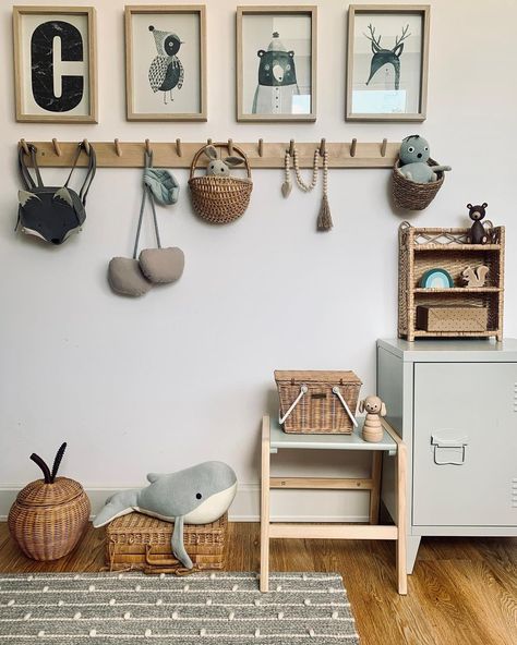 Ikea Nursery Storage, Ikea Baby Room, Neutral Nursery Rooms, Scandinavian Kids Rooms, Casa Hobbit, Ikea Nursery, Baby Room Organization, Kids Interior Design, Nursery Closet