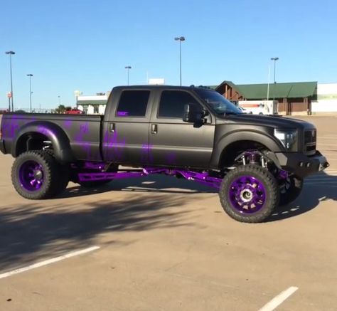 Purple accents truck Lifted Ford Trucks F250 Pink, Purple Truck Aesthetic, Purple Lifted Trucks, Black Car Purple Accents, Purple Truck Accessories, Truck Customization Ideas, Lifted Trucks With Led Lights, Purple Truck, Purple Cars