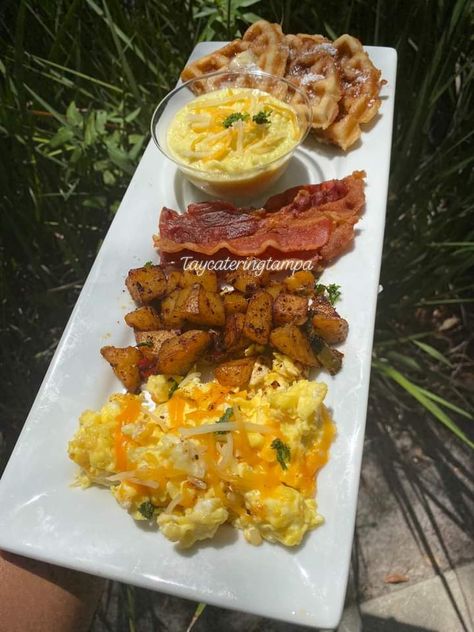 Sausage Grits, Breakfast Brunch Party, Brunch Catering, Chicken Kebab, Kebab Recipe, Breakfast Meals, Soul Food Dinner, Big Breakfast, Food Babe